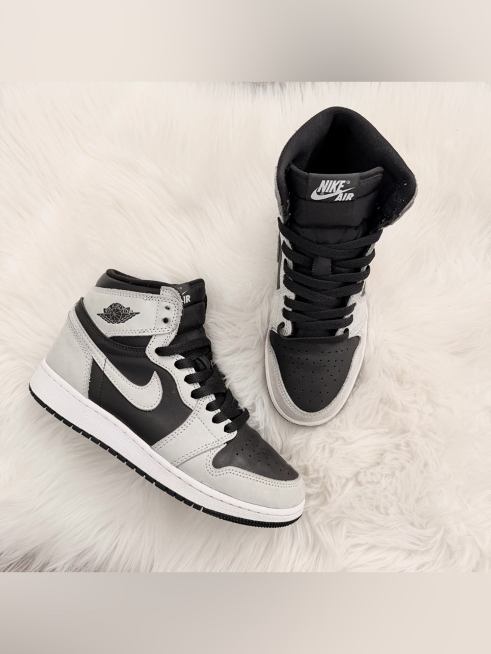 Jordan Retro 1 High OG ‘Shadow 2.0’ - Picture 2 of 9